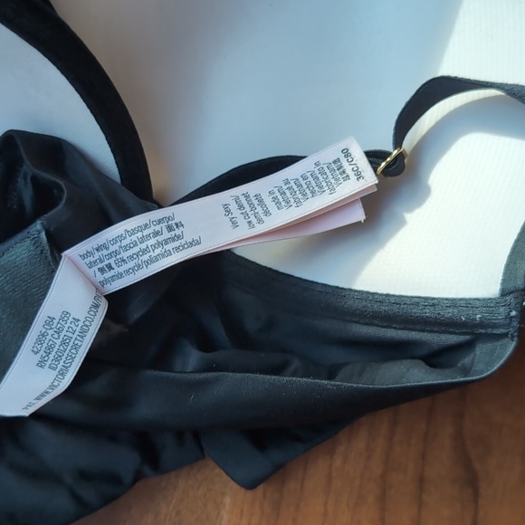 Victoria's Secret Very Sexy Low Cut Demi Black Bra 36C - Picture 3 of 3